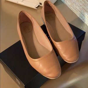 Naturalizer tan flats